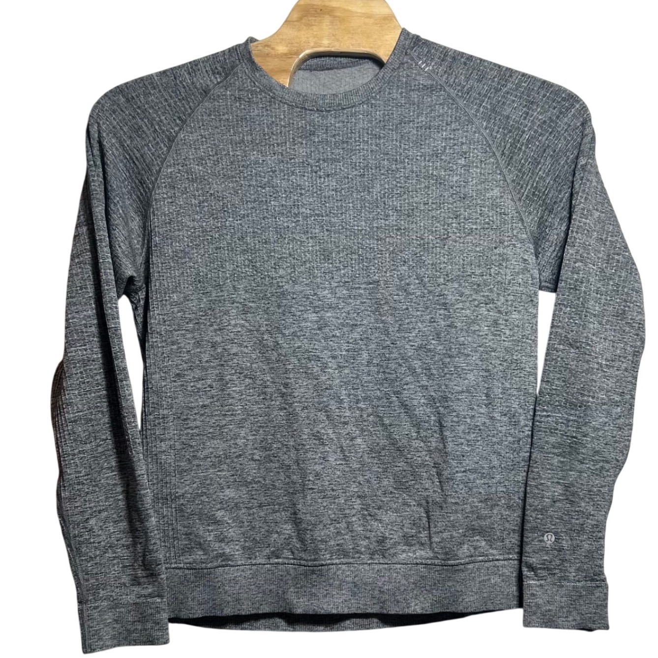 Lululemon Men Large Engineered Warmth Long Sleeve Crewneck Sweater Heather Grey